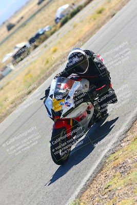 media/Oct-15-2023-TrackXperience (Sun) [[85198ff50b]]/Group 2/session 4 turn 3/